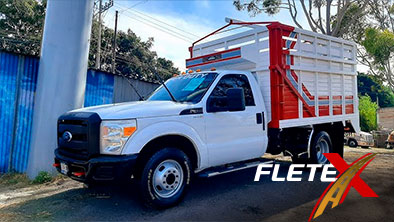 camioneta tres y media redilas